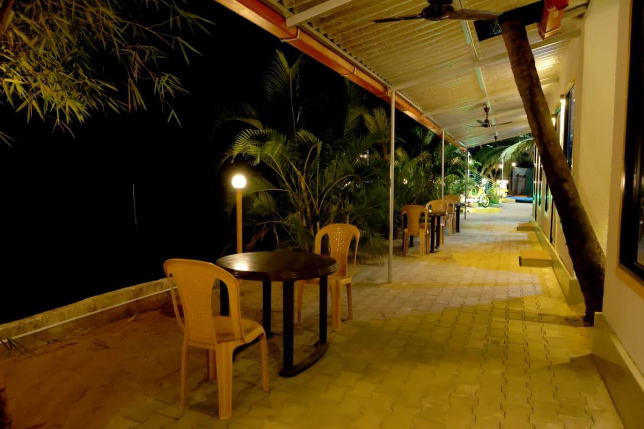 Hangout Kalyānpur Dış mekan fotoğraf