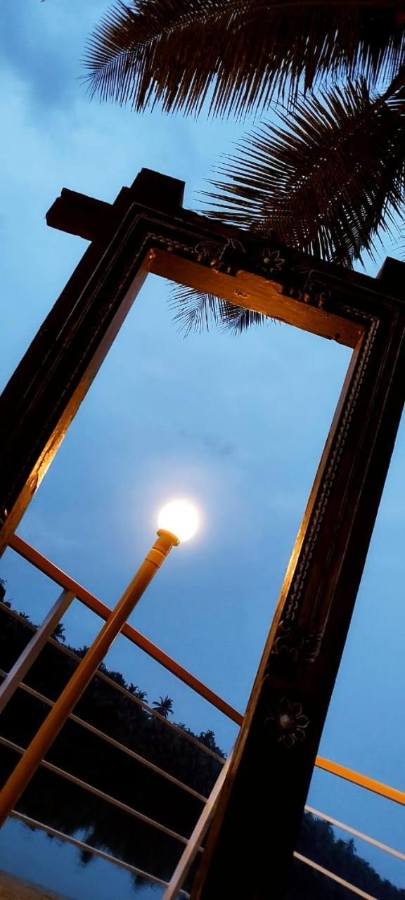 Hangout Kalyānpur Dış mekan fotoğraf